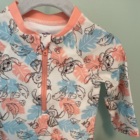 Disney Lilo & Stitch Rashguard - Picture 2 of 7